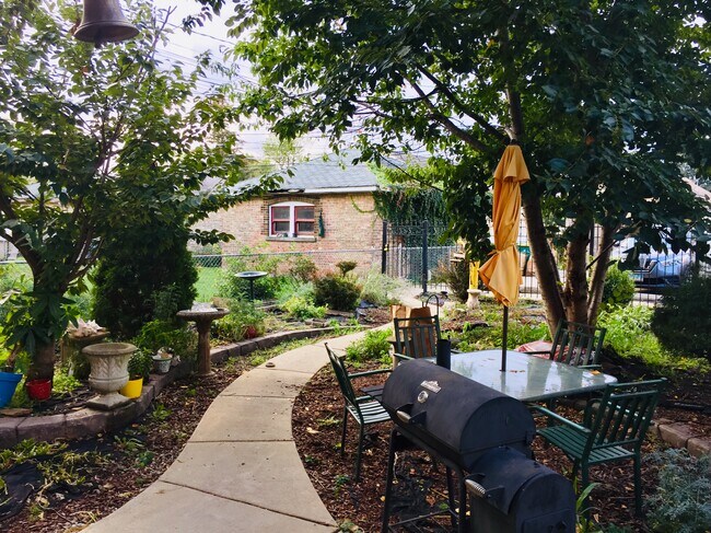 Building Photo - 1924 Kenilworth Ave