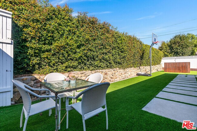 Building Photo - 134 La Plata