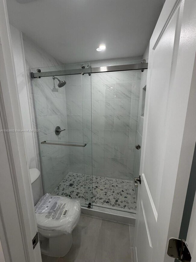 Building Photo - 9716 Hammocks Blvd