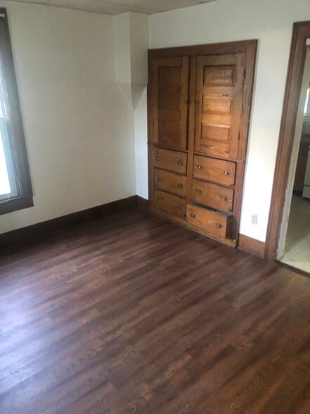 Building Photo - 953 Dryden Rd