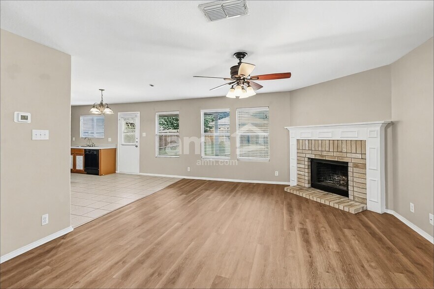 Building Photo - 723 Rodeo Ranch