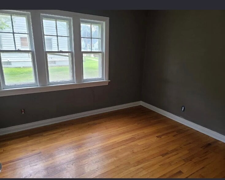 Building Photo - 2913 Fredrickson St