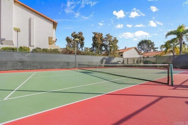 Building Photo - Super Spacious 2-Bedroom 2.5-Bathroom La Jolla UTC Townhome with 2-car garage