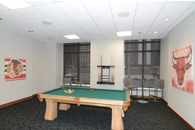 Building Photo - 420 E Waterside Dr