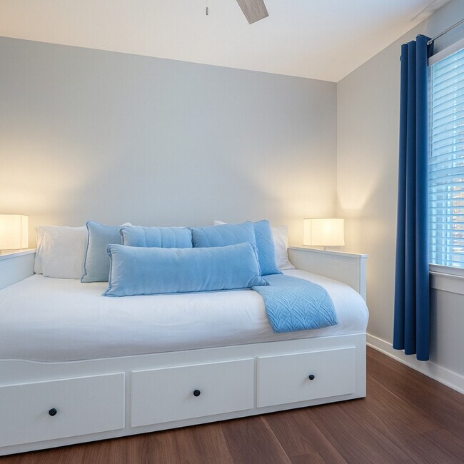 Building Photo - 445 Short Hills Dr