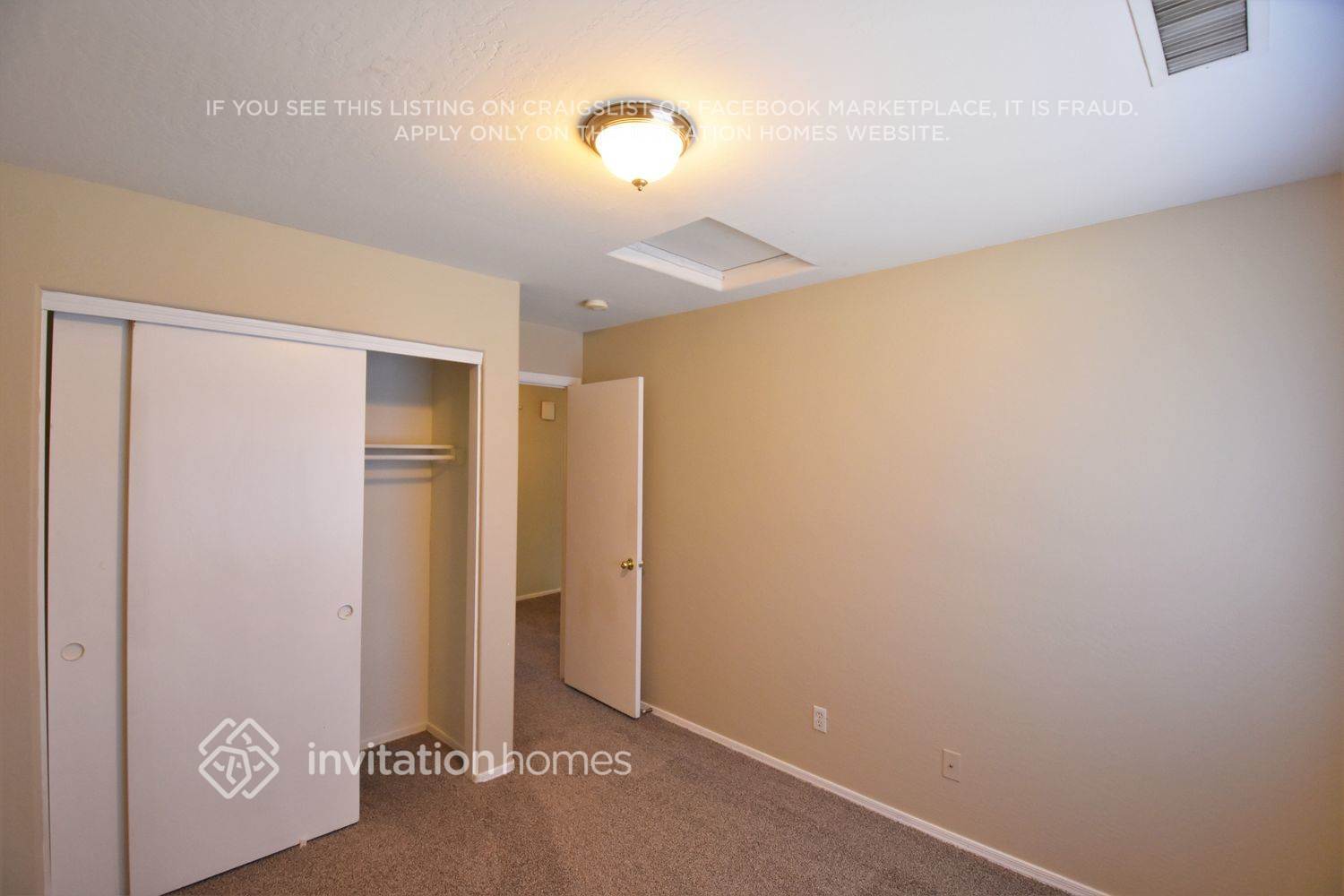 Building Photo - 5614 S 53rd Dr