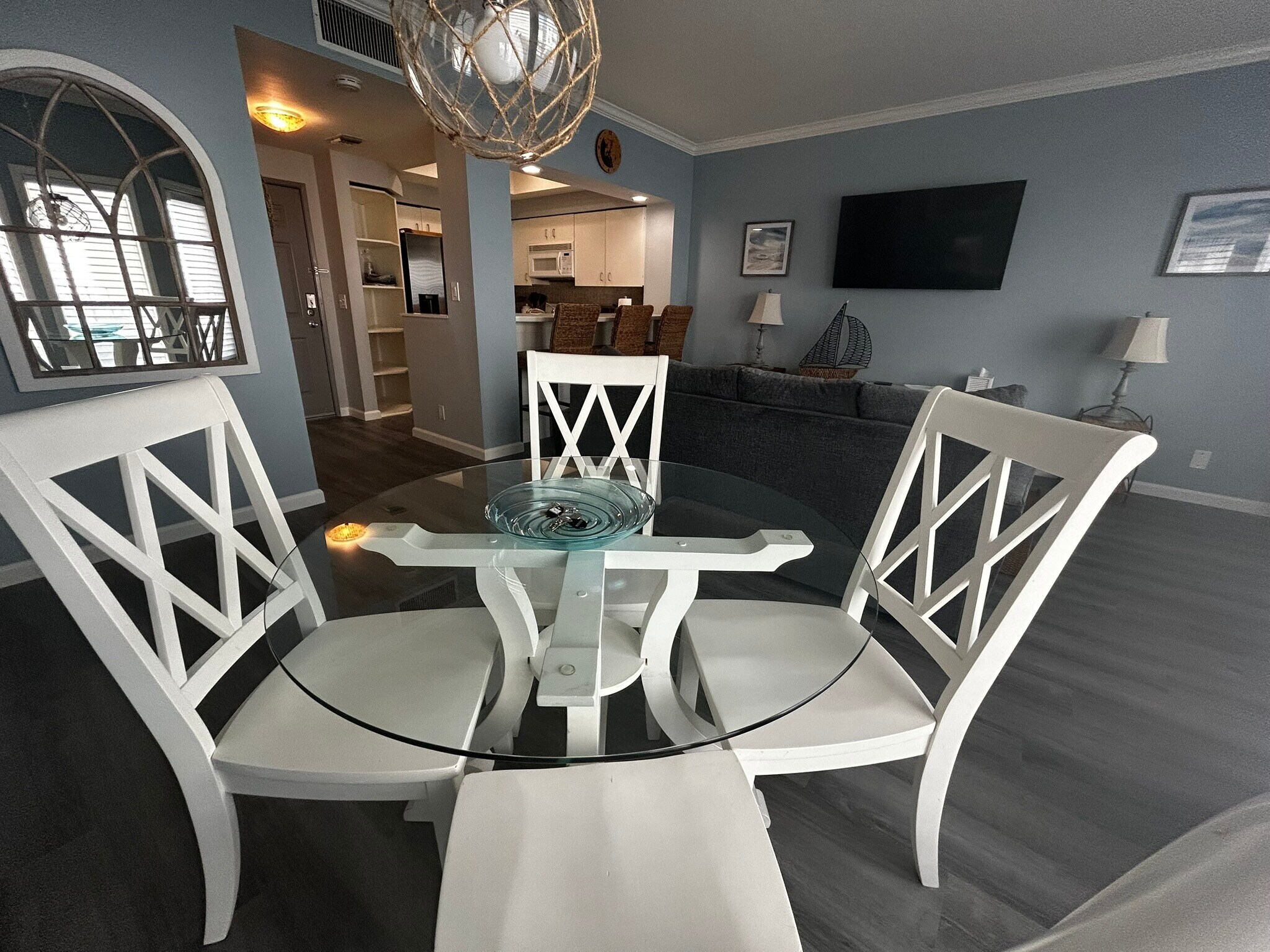 Dining Area - 655 Columbia St