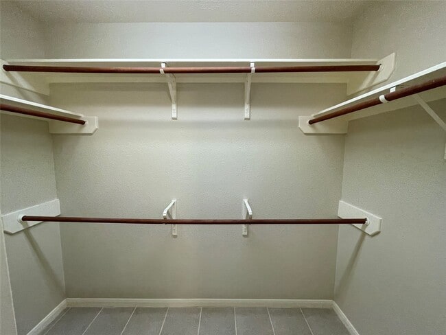 Building Photo - 14223 Bishop Bend Ln