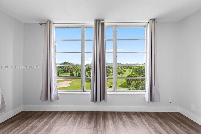 Building Photo - 2661 S Course Dr