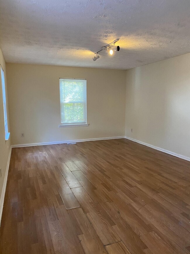 Building Photo - 1673 Audrey Pl NW