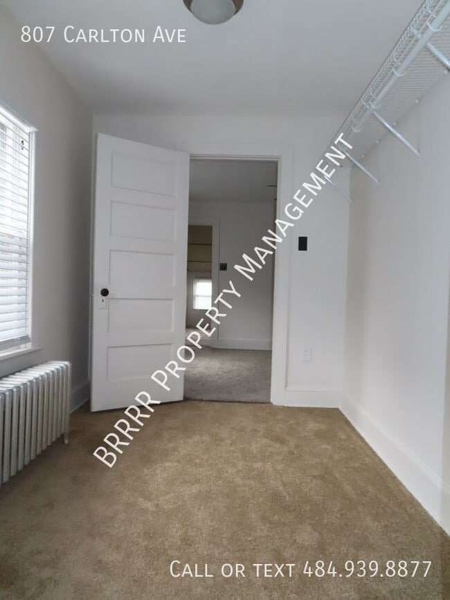 Building Photo - 807 Carlton Ave