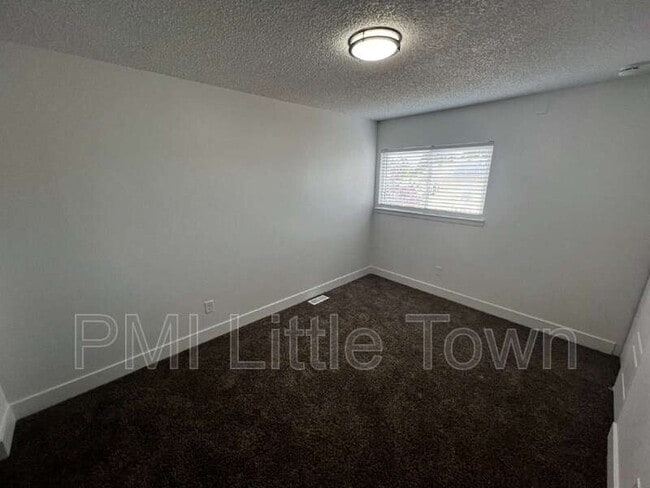 Building Photo - 1965 Cathay St