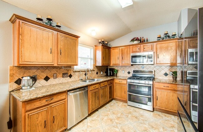 Building Photo - 19943 Black Pearl Ct