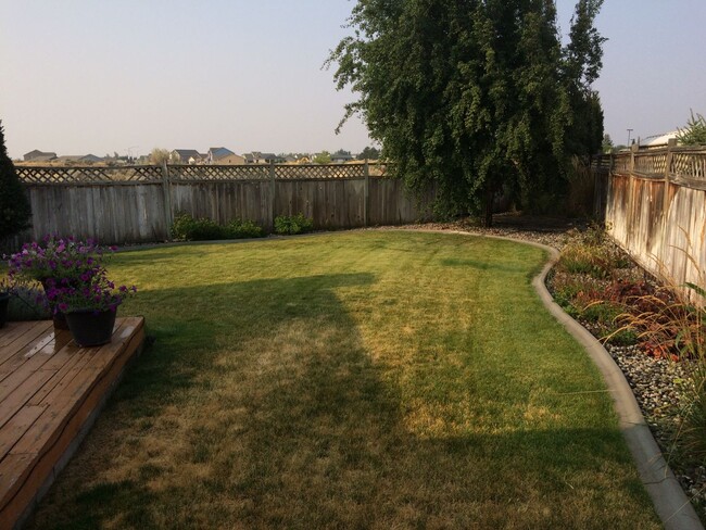 Building Photo - PENDING APPLICATIONS! Single Family Home i...