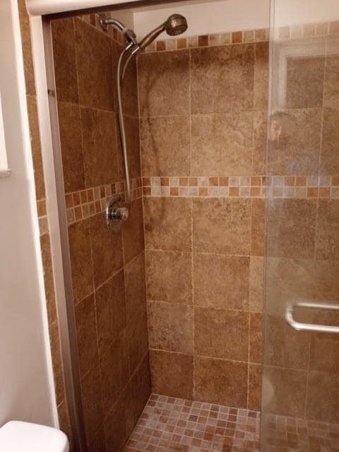 Building Photo - 512 Gardens Dr