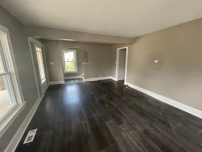 Building Photo - SECTION 8 & EDEN Accepted!! Newly Renovate...