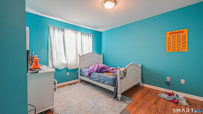 Building Photo - 76 Hickory Hill Dr