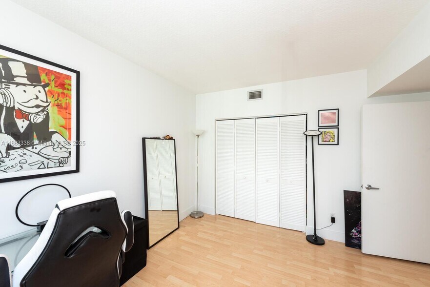 Building Photo - 325 S Biscayne Blvd