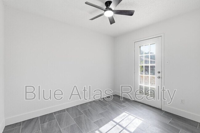 Building Photo - 7124 Wagonwheel Rd