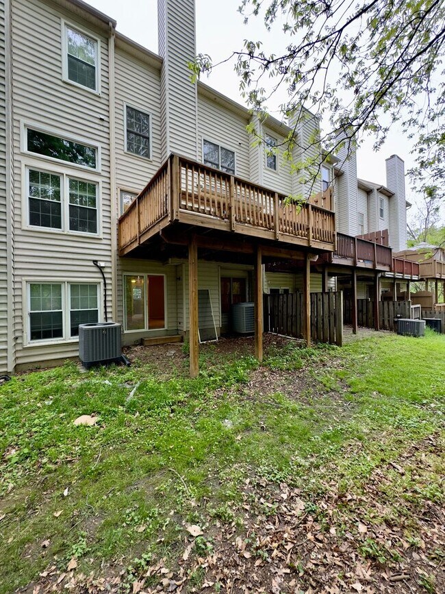 Building Photo - Charming 4 Bedroom/3.5 Bathroom Townhome in Cedarwood Estates, Pikesville, MD!