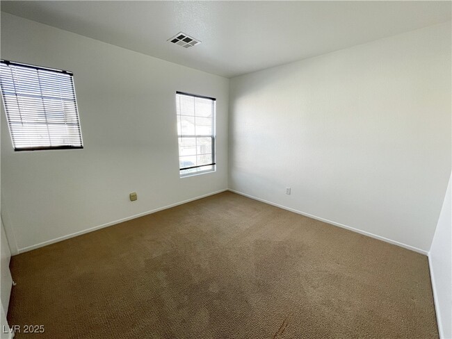 Building Photo - 1245 Orchard View St