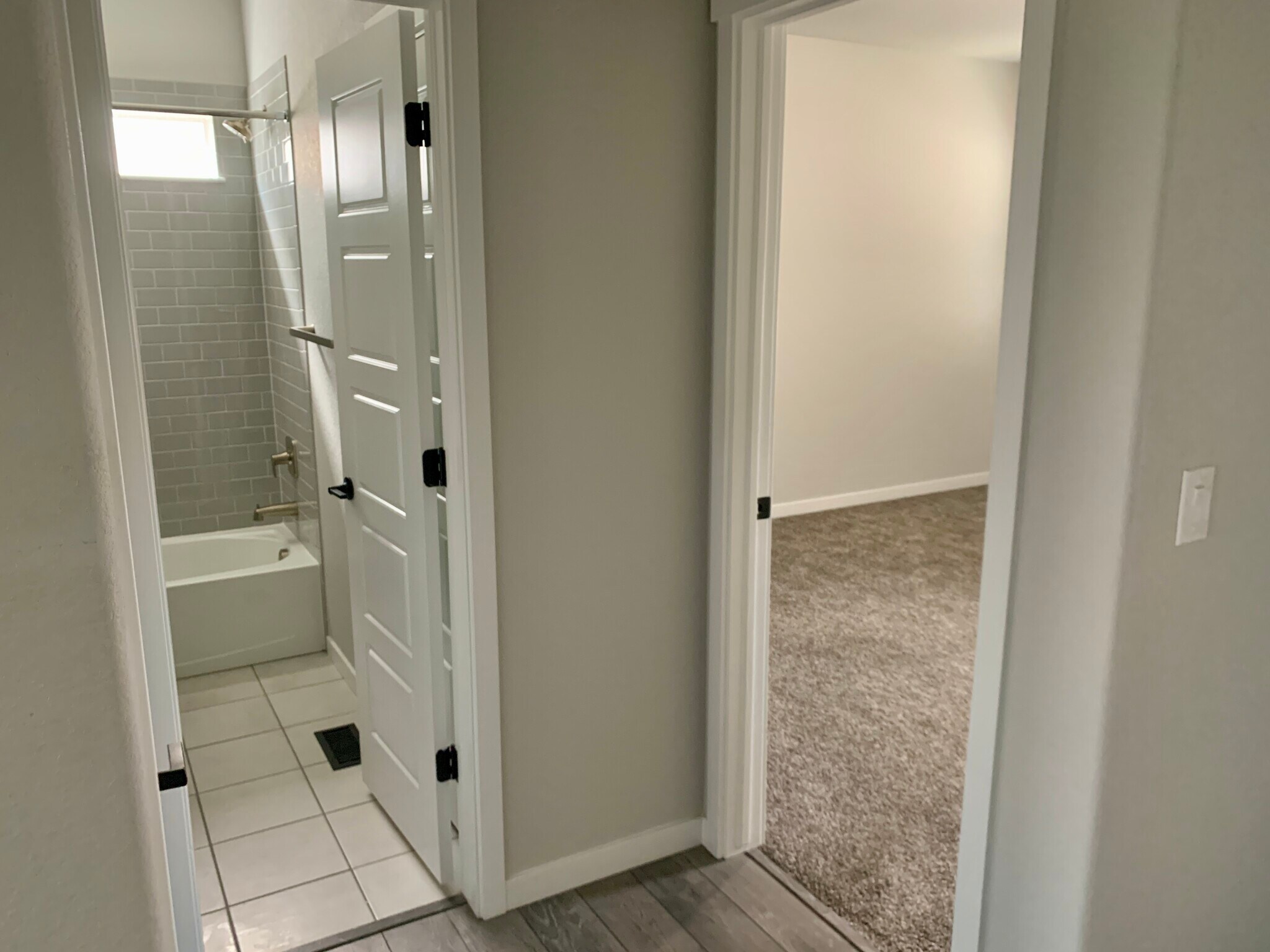 Building Photo - 6461 Vistancia Ave