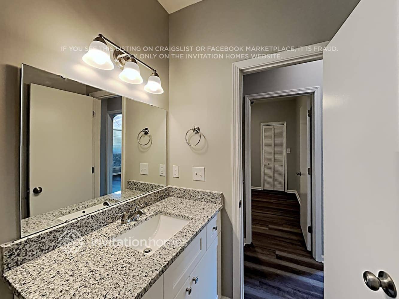 Building Photo - 594 Viking Pl SW