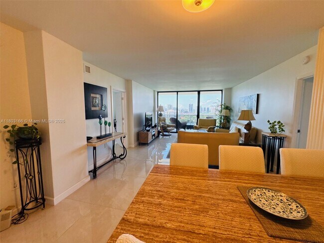 Building Photo - 3675 N Country Club Dr