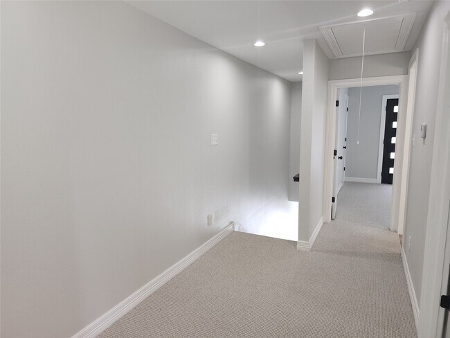 Building Photo - 2651 Beaumont Ave