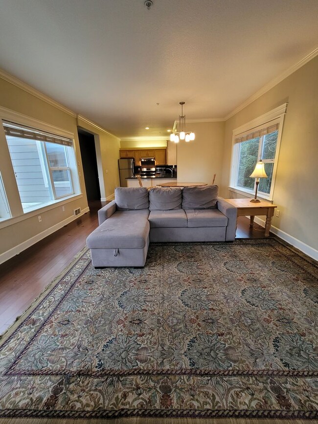 Building Photo - Contemporary Condo in Johns Landing