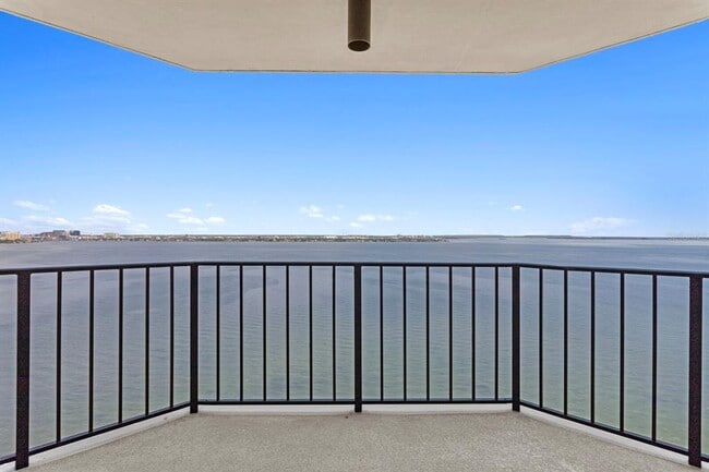 Building Photo - 3301 Bayshore Blvd