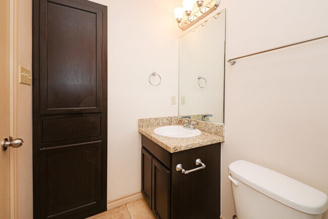 Building Photo - 10510 Sandia Dr