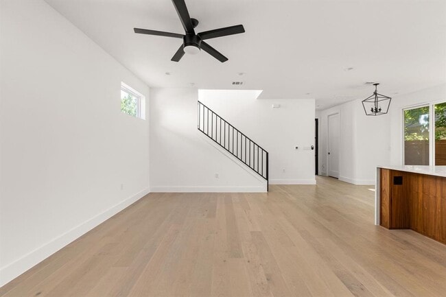 Building Photo - 2813 Prado St