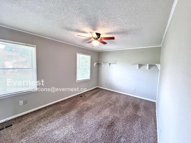 Building Photo - 2183 Cheshire Dr