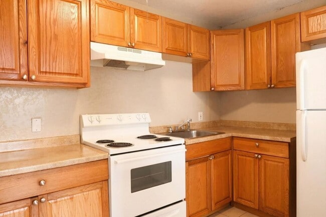 Building Photo - 3 Bedroom, 1 Bathroom Home for Rent in Tampa!