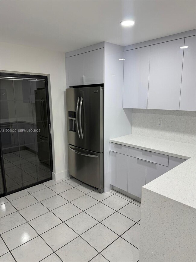 Building Photo - 9510 Southwest 151 Court