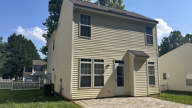 Building Photo - 2840 Oasis Ln