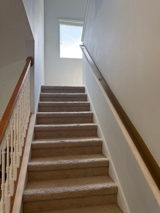 Building Photo - 1676 Majestic View Ln