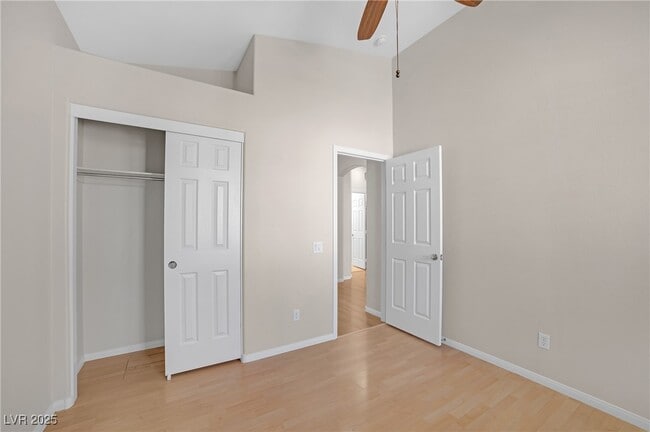 Building Photo - 2042 Hobbyhorse Ave