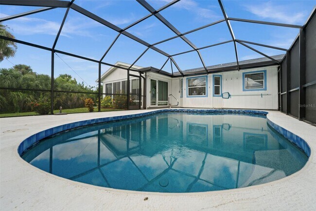 Building Photo - 11885 Van Loon Ave