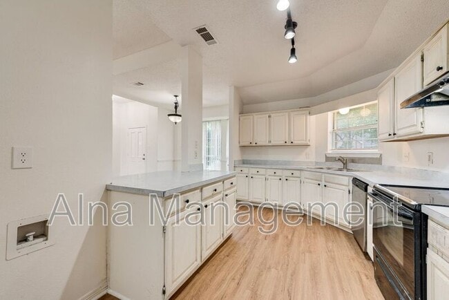 Building Photo - 1304 Riverview Ln