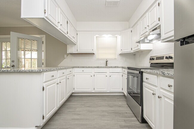 Building Photo - Charming 3-Bedroom Home on a Spacious Lot in Benton, AR – Perfect for Comfortable Living!