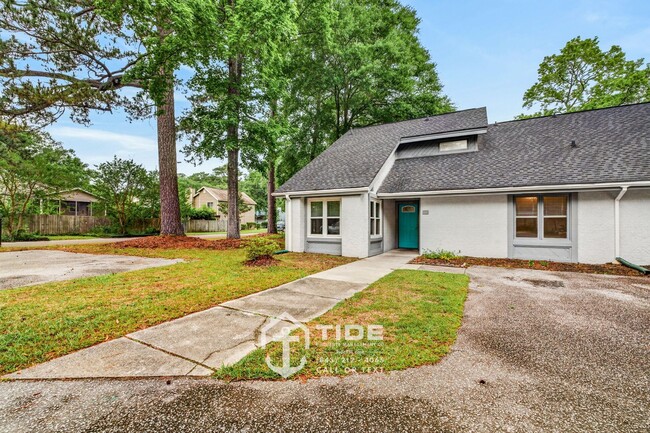 Building Photo - Spacious Home in the Heart of Summerville
