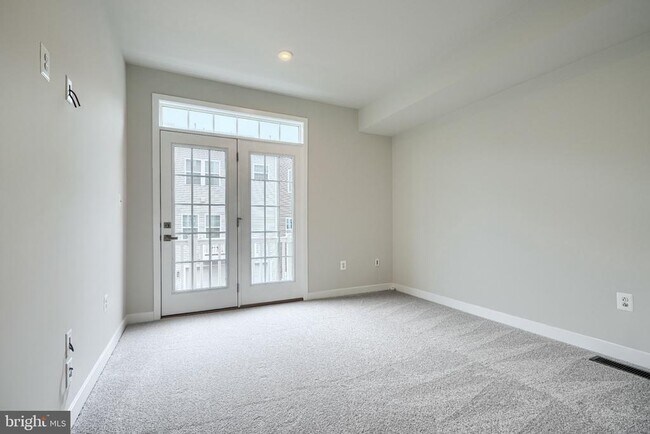 Building Photo - 10720 Presidential Pkwy