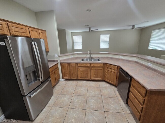 Building Photo - 2204 S Van Patten Pl