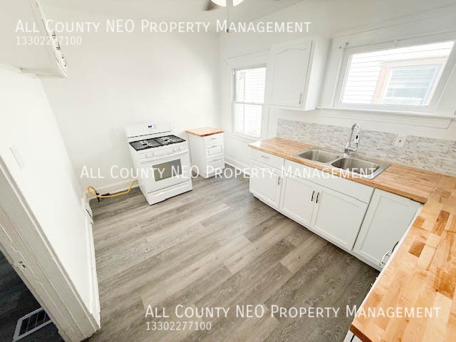 Building Photo - 4007 Behrwald Ave