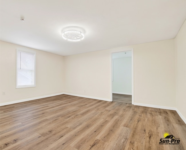 Building Photo - 213 Live Oak Ave