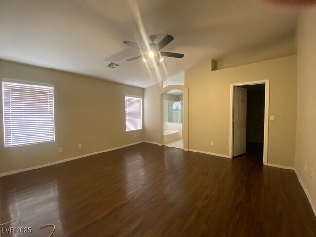 Building Photo - 355 Yacht Ave
