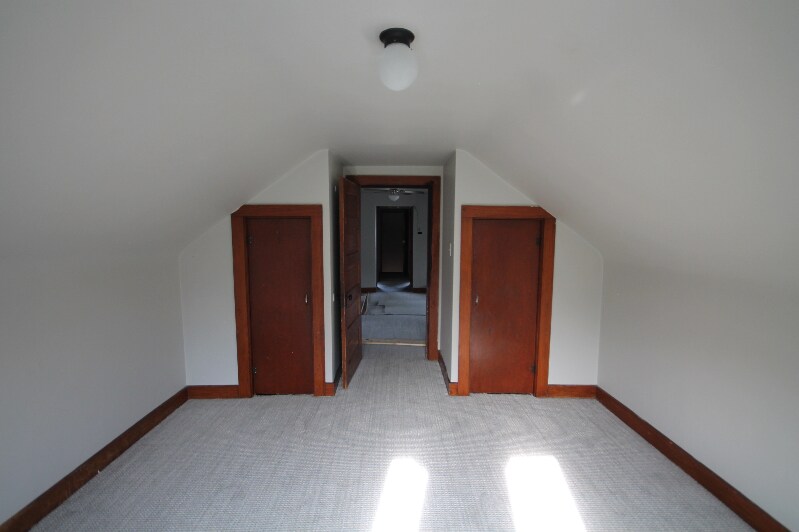 Building Photo - 609 Fry St