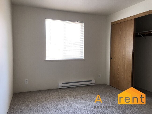 Building Photo - 427 Plum St